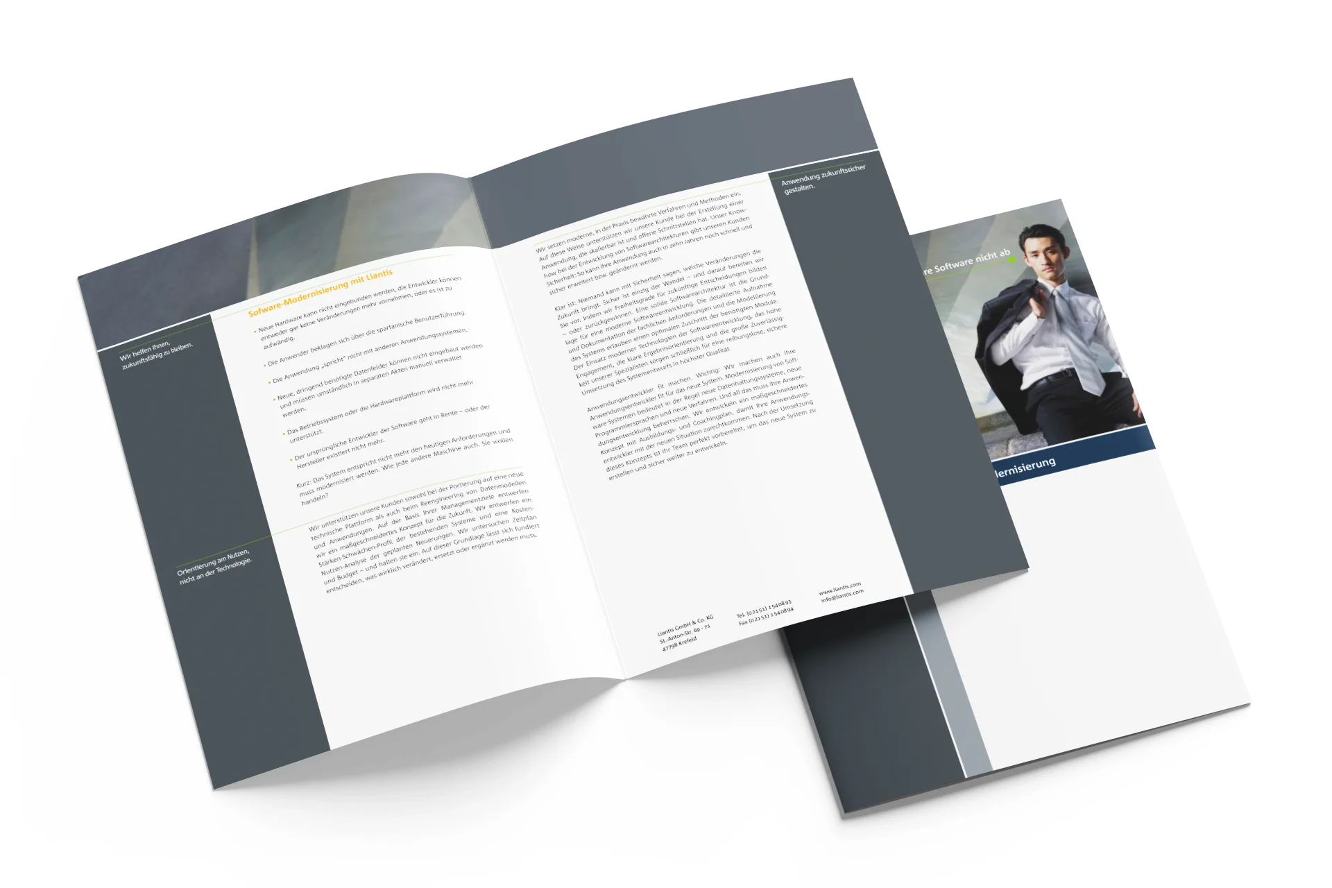 Folder, aufgeschlagen und geschlossen